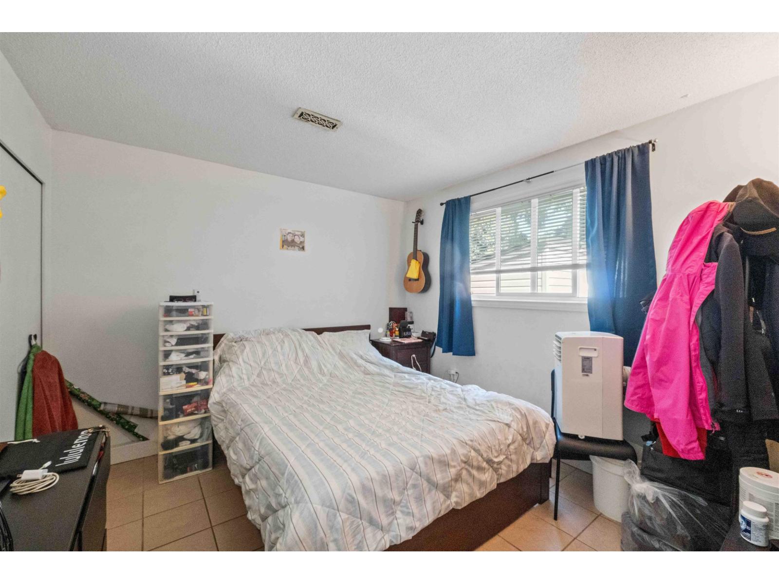 Photo 28 of 2418 Wayburne Crescent, Langley BC
