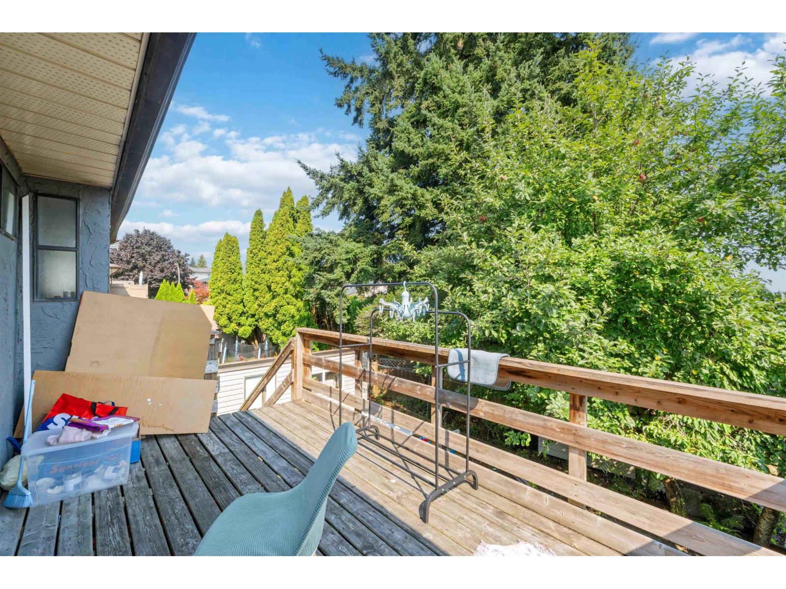 Photo 31 of 2418 Wayburne Crescent, Langley BC
