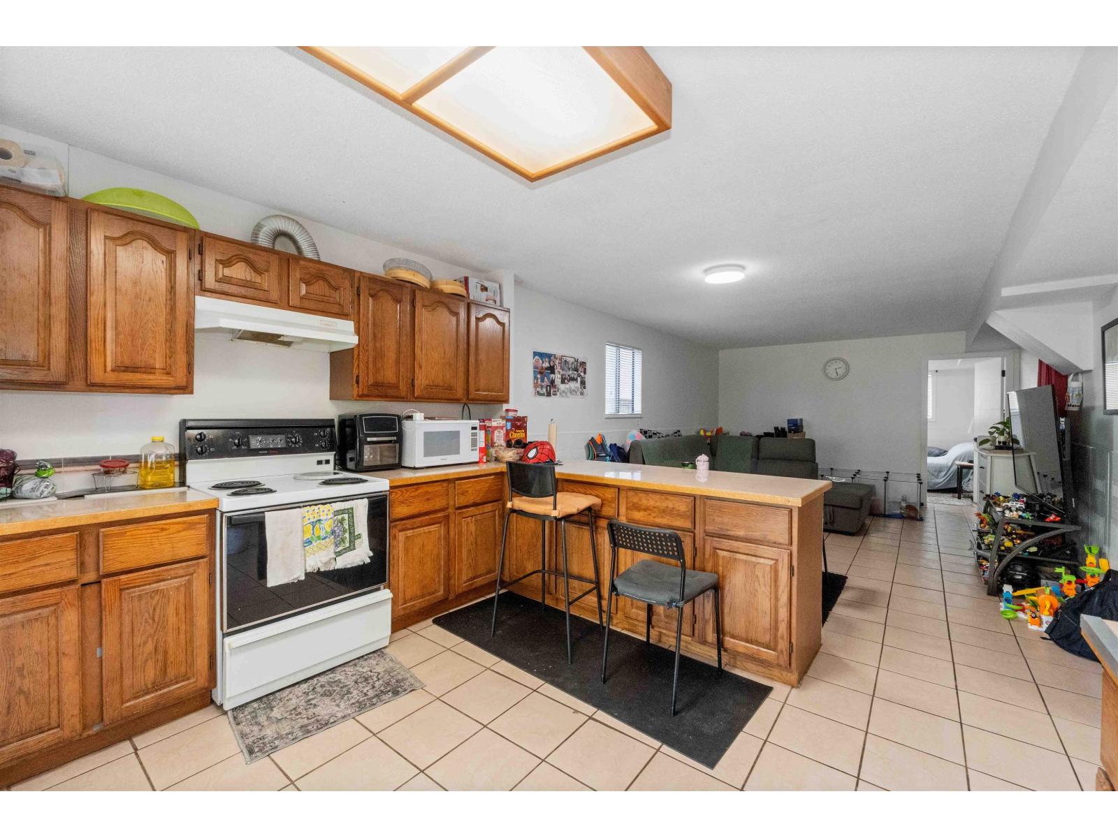 Photo 25 of 2418 Wayburne Crescent, Langley BC