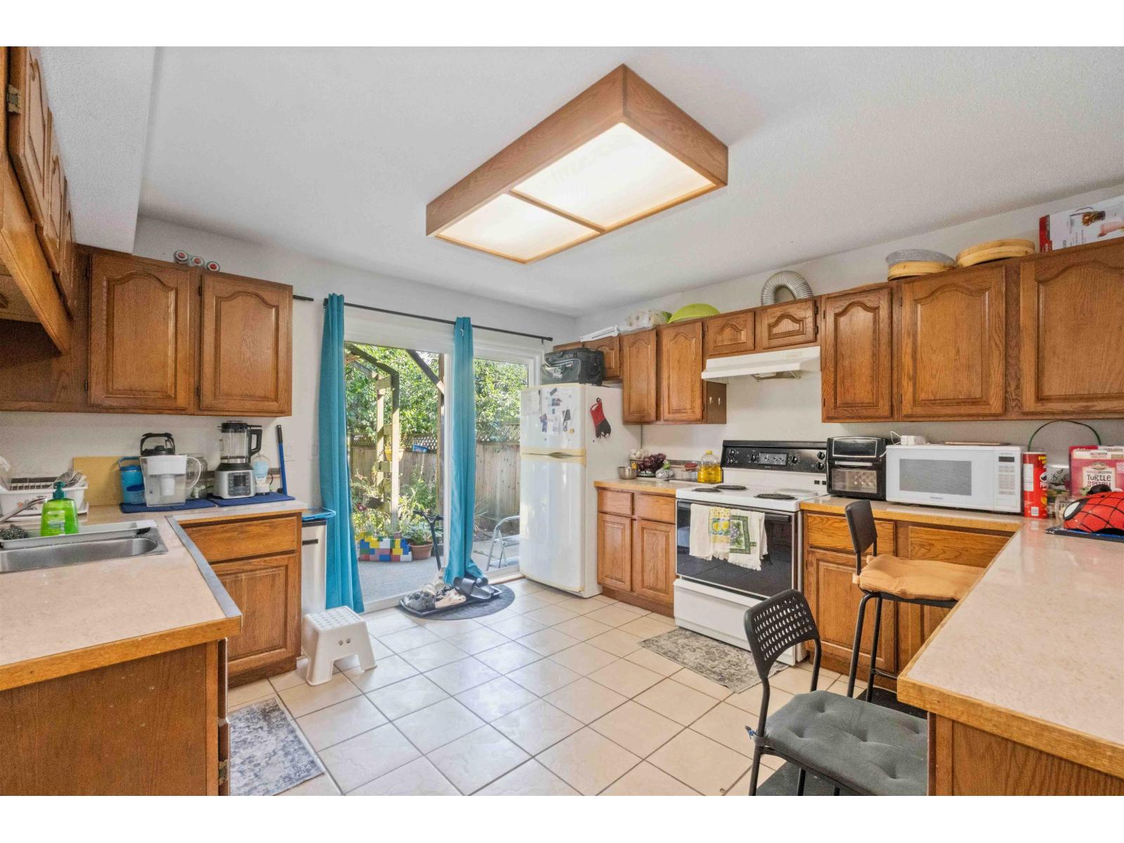 Photo 20 of 2418 Wayburne Crescent, Langley BC