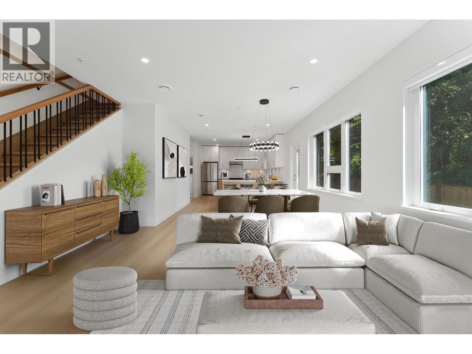 Photo 1 of 842 St Denis Avenue, North Vancouver BC