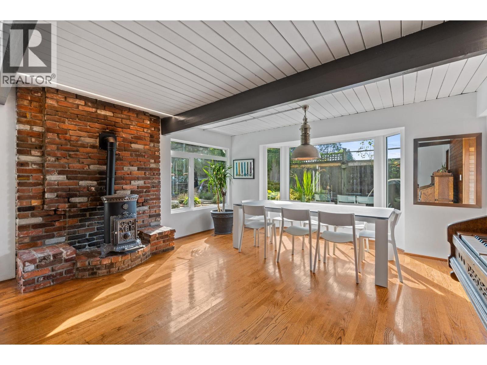 Photo 18 of 442 Monteray Avenue, North Vancouver BC