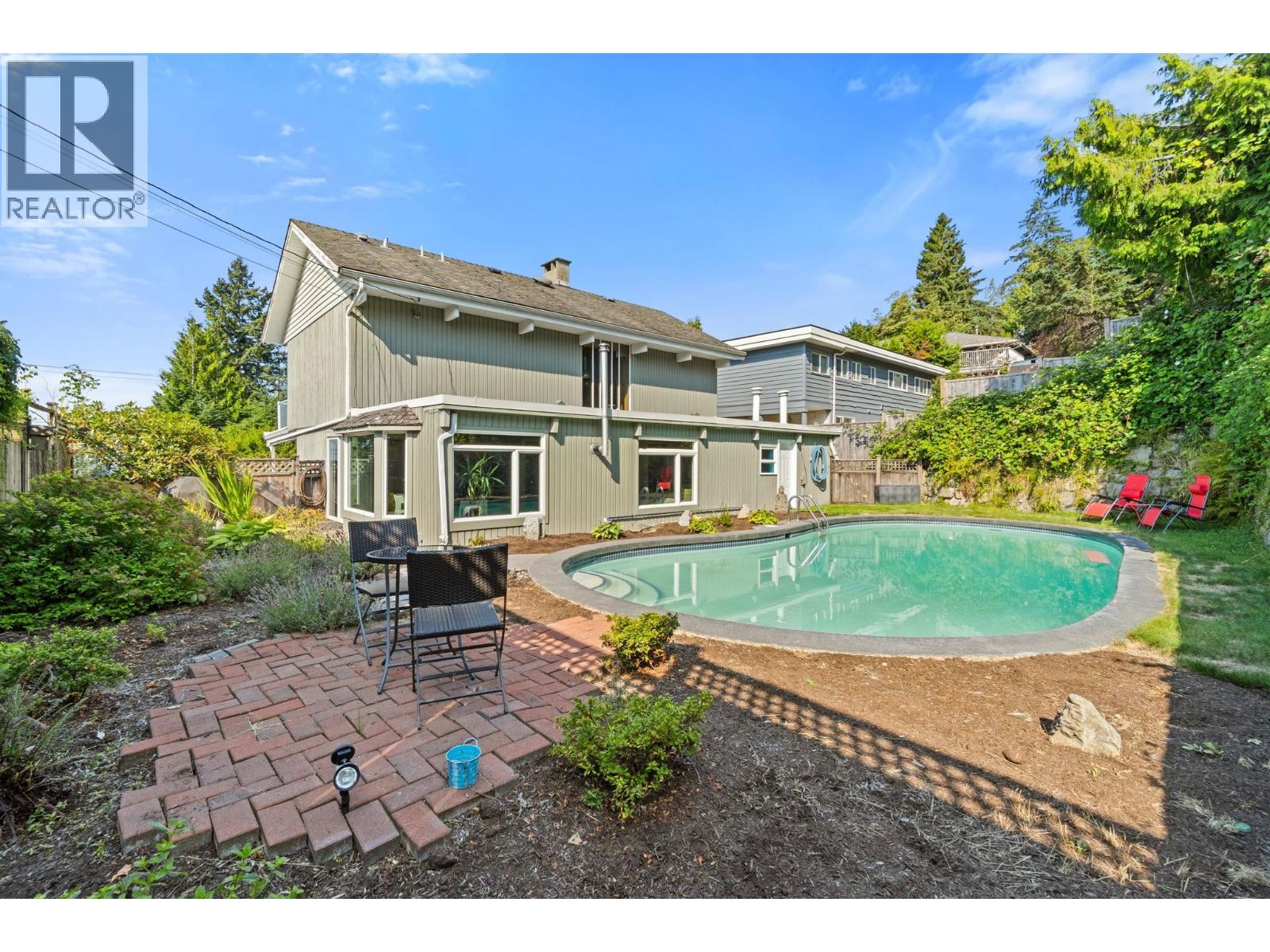 Photo 2 of 442 Monteray Avenue, North Vancouver BC