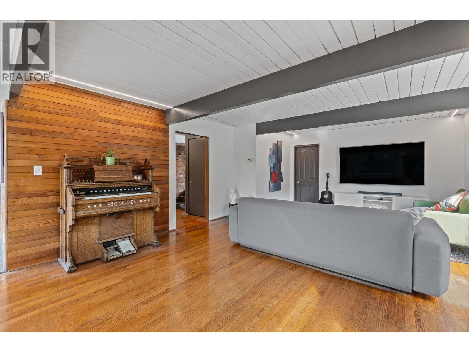 Photo 21 of 442 Monteray Avenue, North Vancouver BC