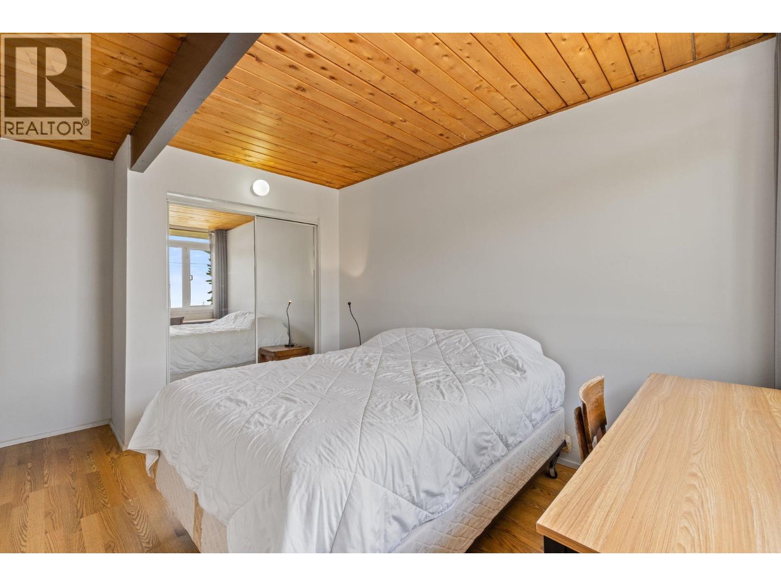 Photo 32 of 442 Monteray Avenue, North Vancouver BC