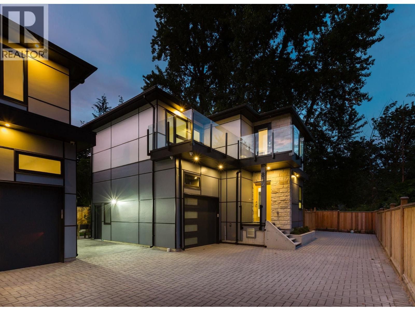 Photo 30 of 842 St Denis Avenue, North Vancouver BC