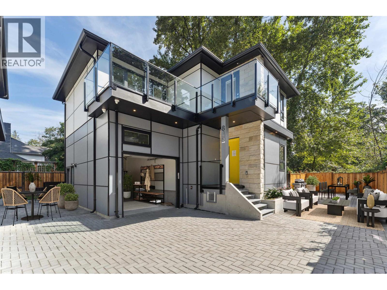 Photo 25 of 842 St Denis Avenue, North Vancouver BC