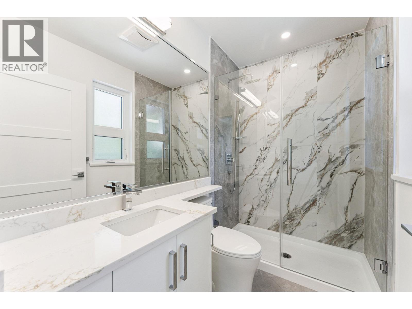 Photo 11 of 844 St Denis Avenue, North Vancouver BC
