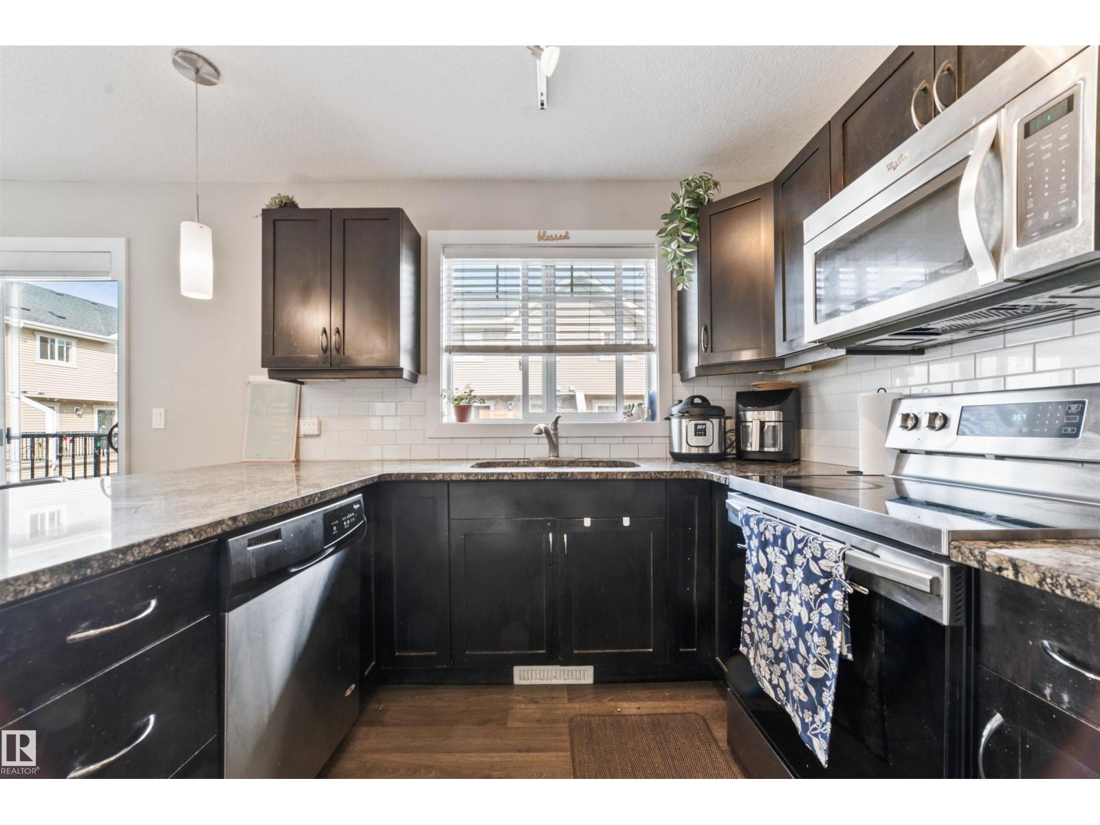 Photo 16 of 42 7289 South Terwillegar Dr Nw, Edmonton AB