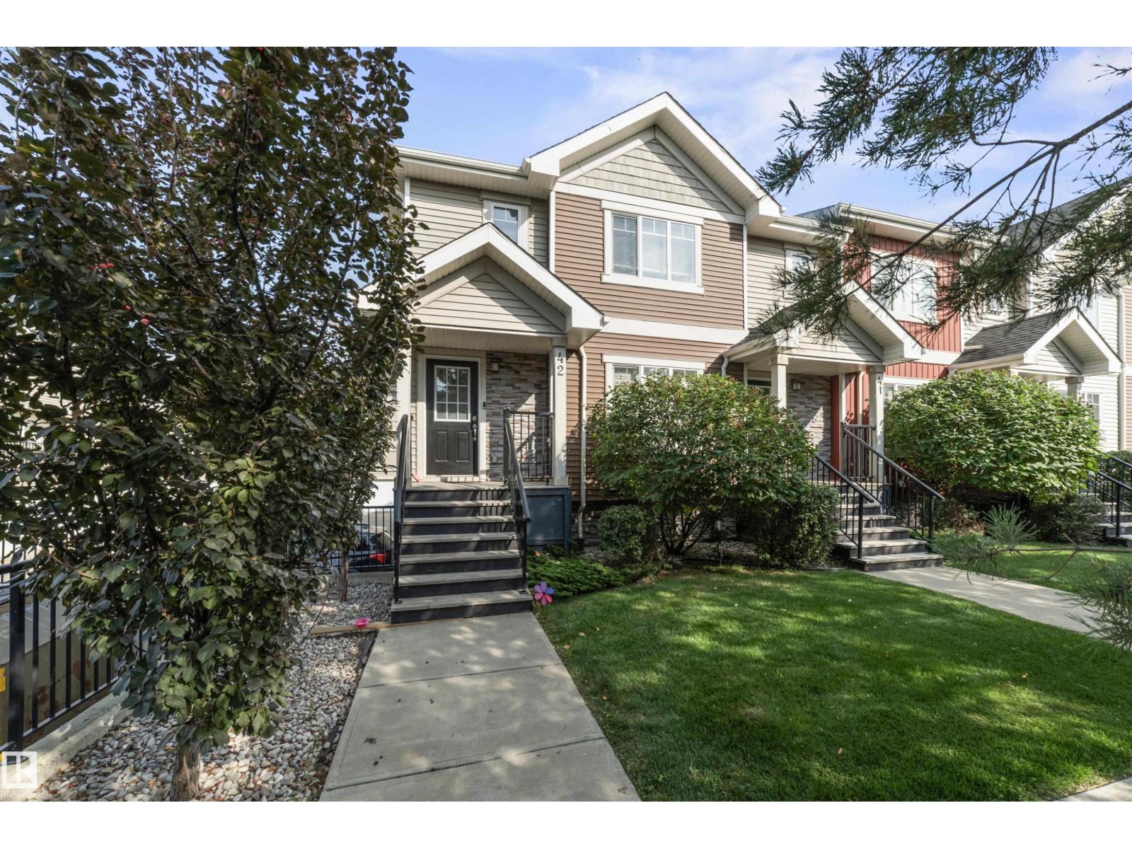 Photo 3 of 42 7289 South Terwillegar Dr Nw, Edmonton AB