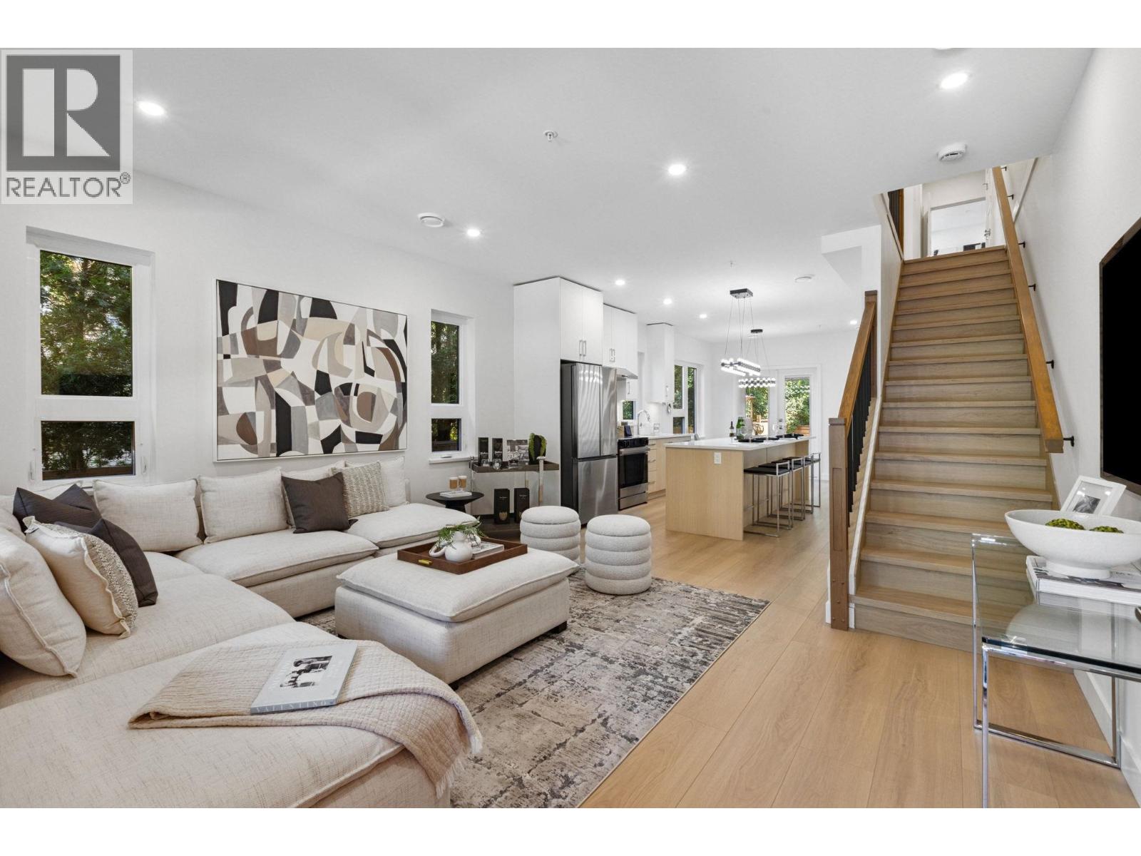 Photo 2 of 846 St Denis Avenue, North Vancouver BC