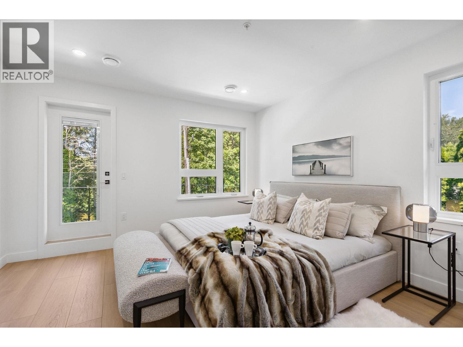 Photo 16 of 846 St Denis Avenue, North Vancouver BC