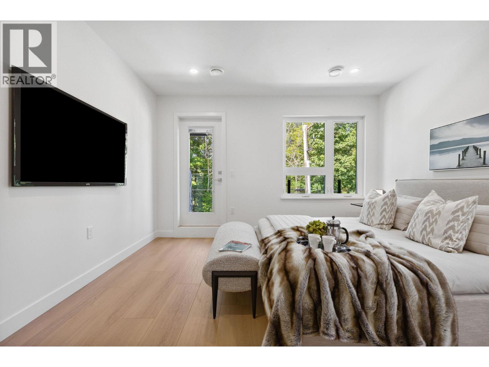 Photo 17 of 846 St Denis Avenue, North Vancouver BC