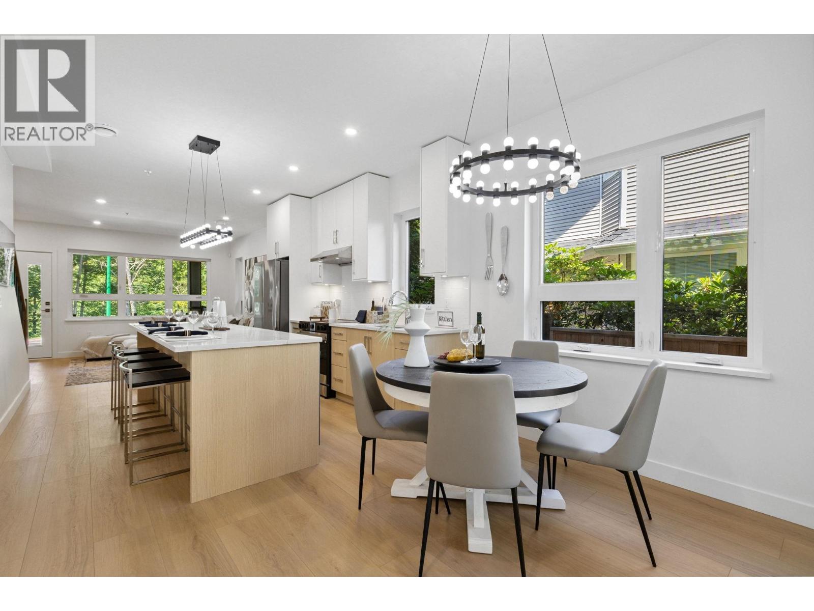 Photo 11 of 846 St Denis Avenue, North Vancouver BC