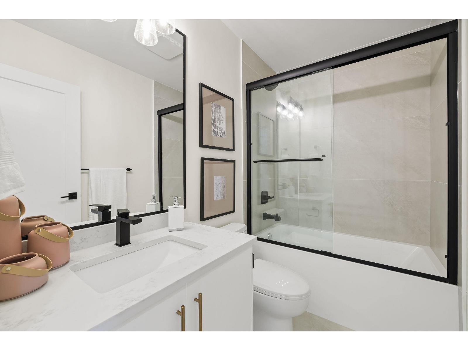 Photo 25 of 20516 75 Avenue, Langley BC