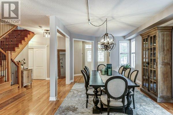 Photo 7 of 61 Deerwood Crescent, Richmond Hill ON