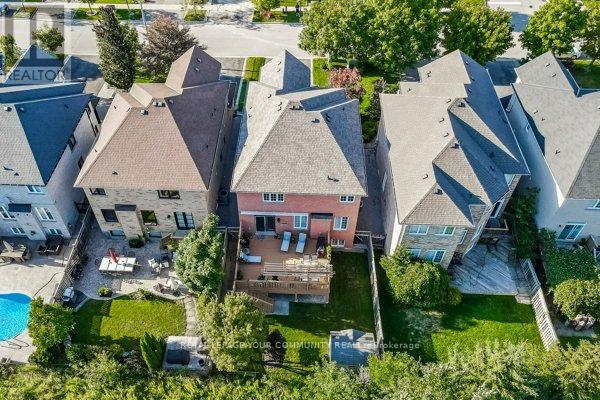 Photo 40 of 61 Deerwood Crescent, Richmond Hill ON