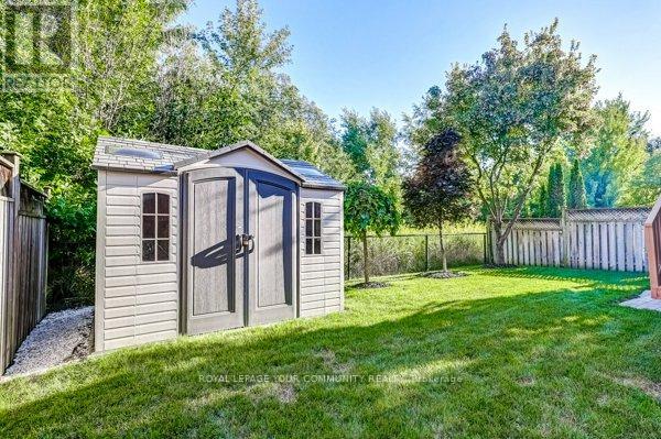 Photo 38 of 61 Deerwood Crescent, Richmond Hill ON