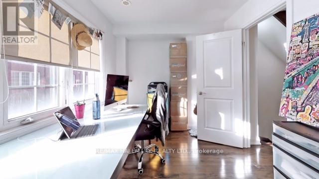 Photo 10 of 24 Raffeix Lane, Toronto ON