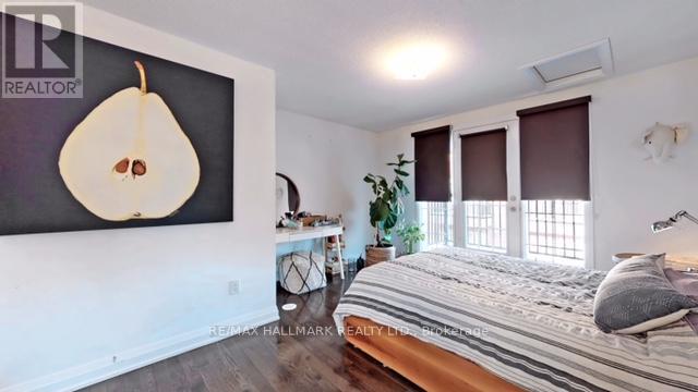 Photo 12 of 24 Raffeix Lane, Toronto ON