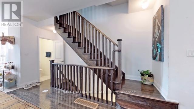 Photo 8 of 24 Raffeix Lane, Toronto ON