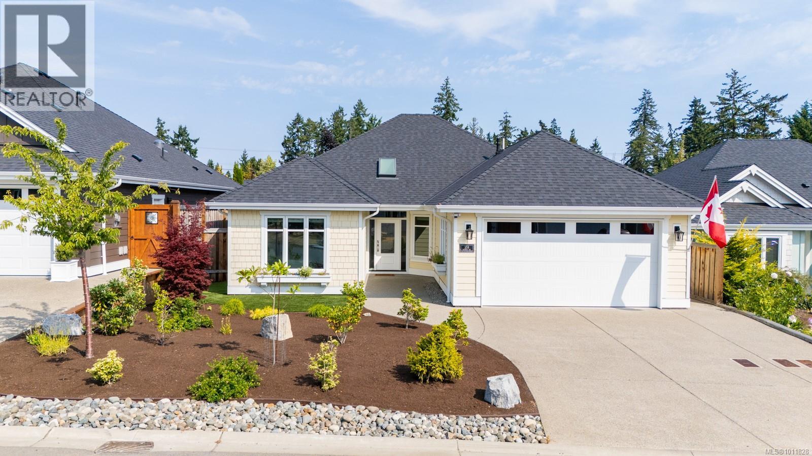Photo 2 of 559 Rainbow Way, Parksville BC