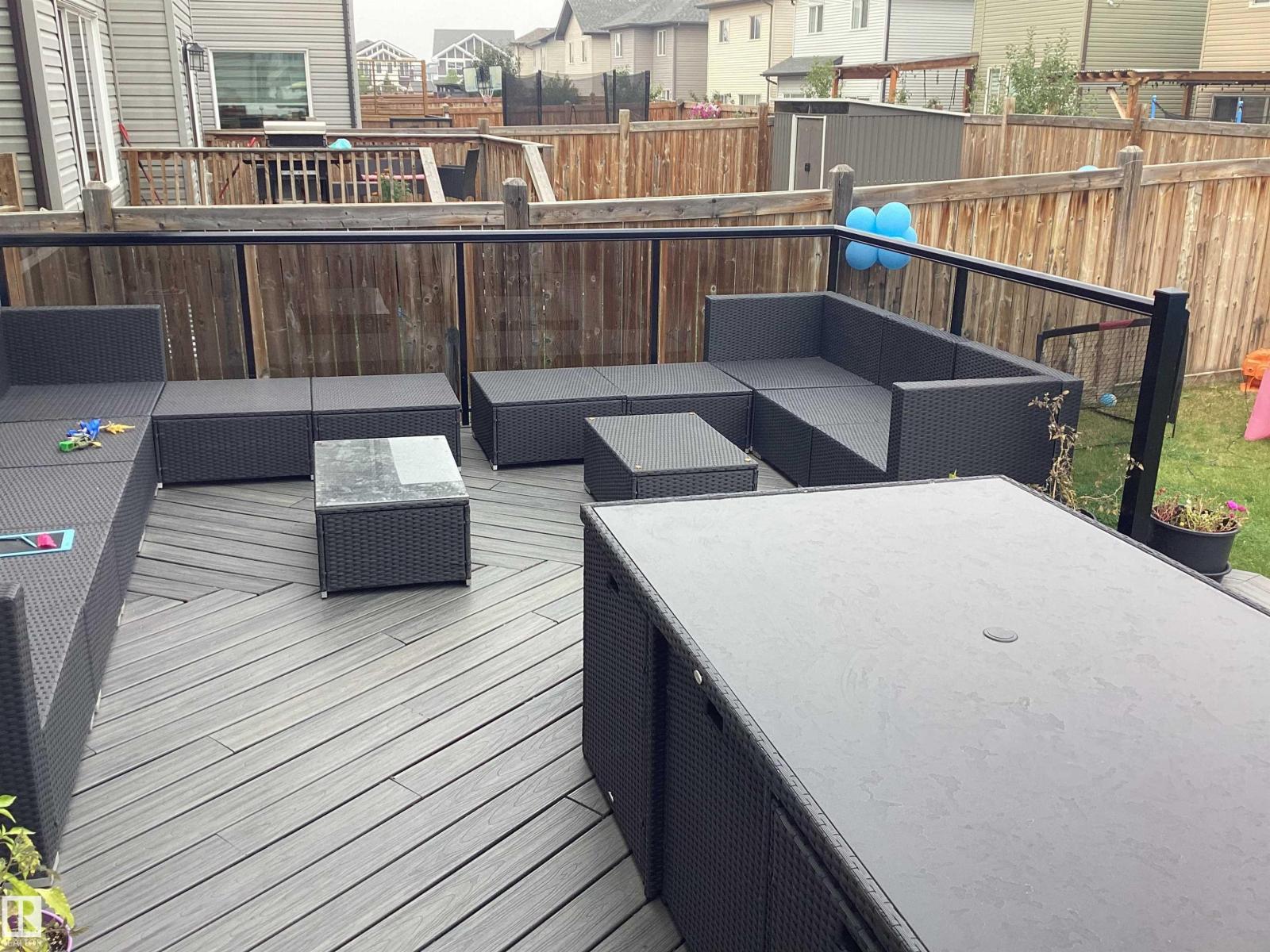Photo 12 of 17135 47 St Nw, Edmonton AB