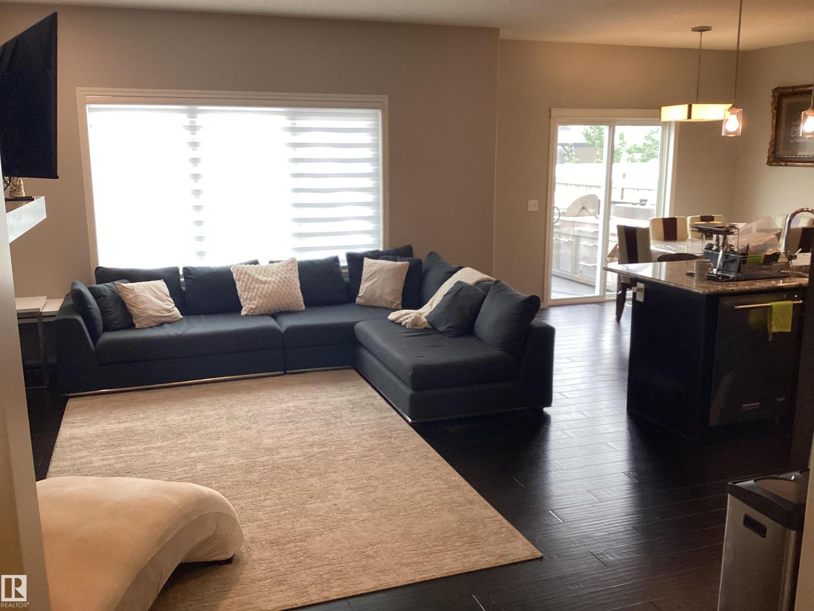 Photo 2 of 17135 47 St Nw, Edmonton AB