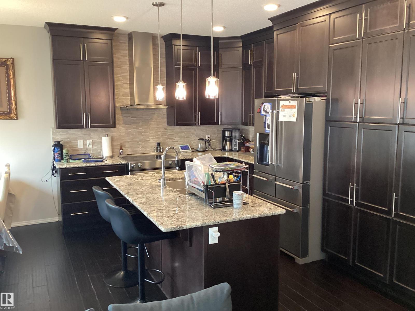 Photo 3 of 17135 47 St Nw, Edmonton AB