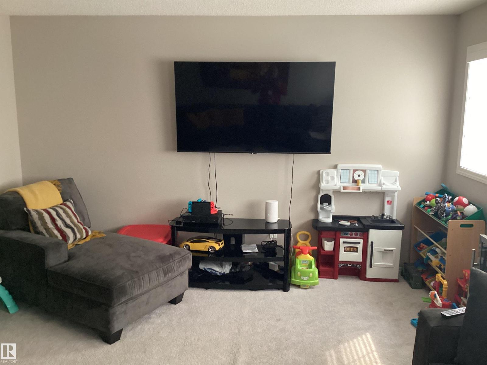 Photo 6 of 17135 47 St Nw, Edmonton AB