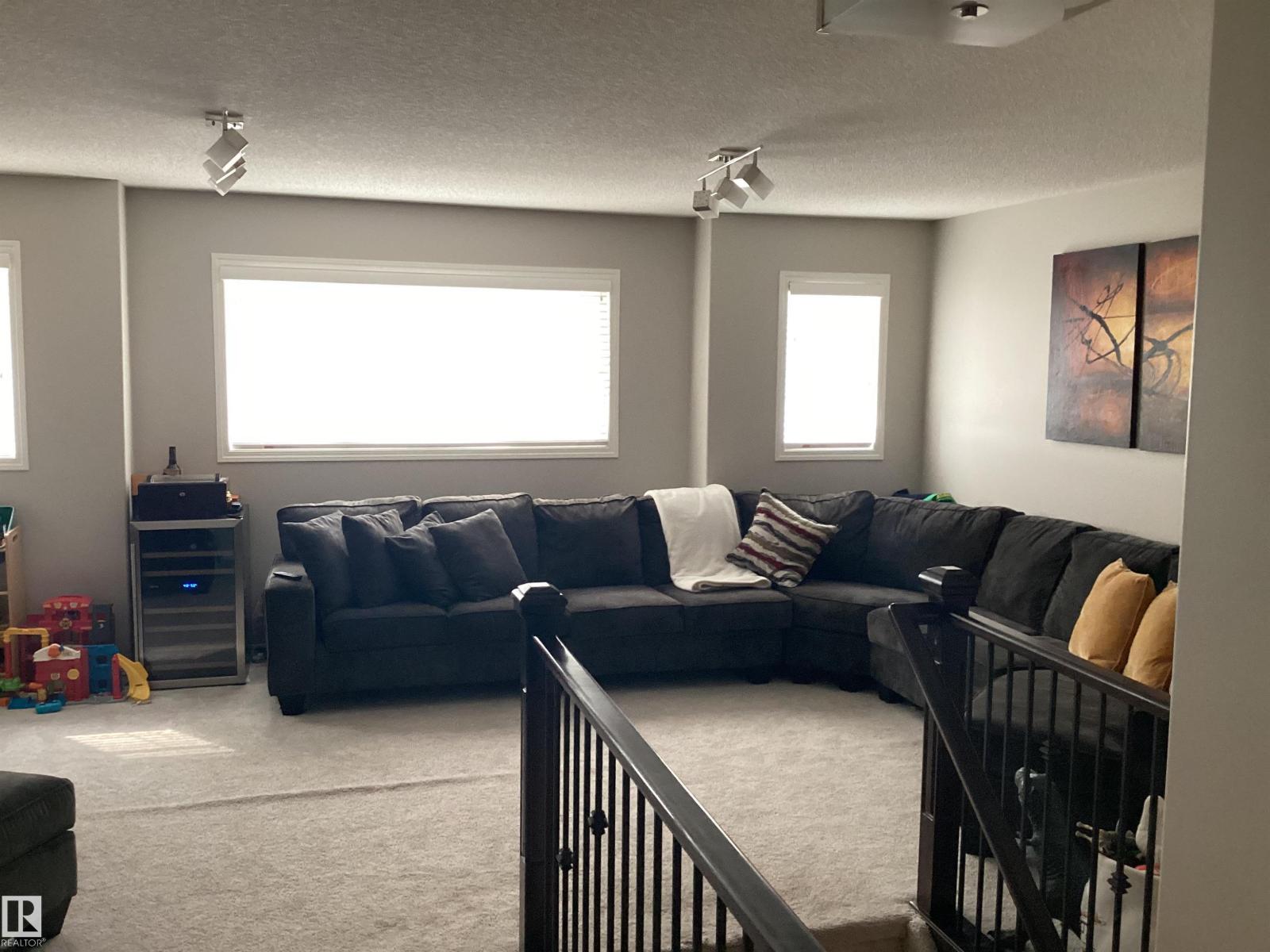 Photo 7 of 17135 47 St Nw, Edmonton AB