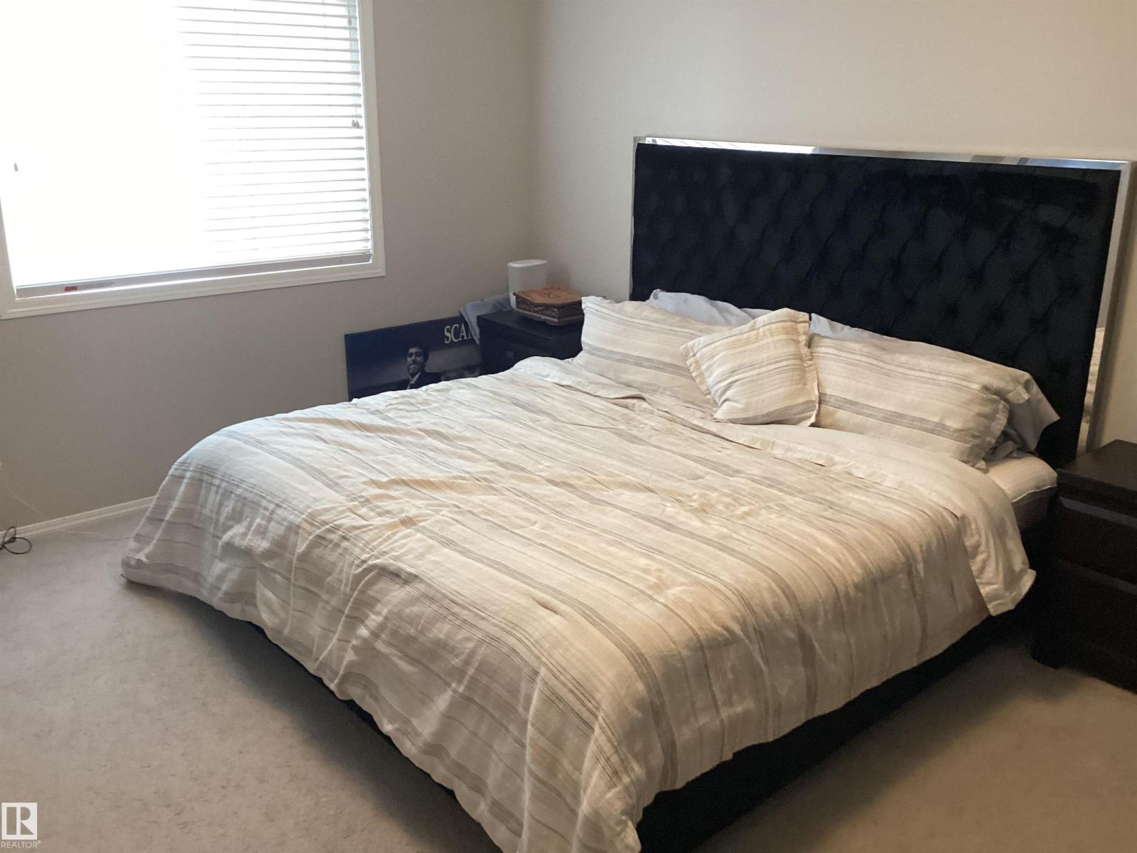 Photo 9 of 17135 47 St Nw, Edmonton AB