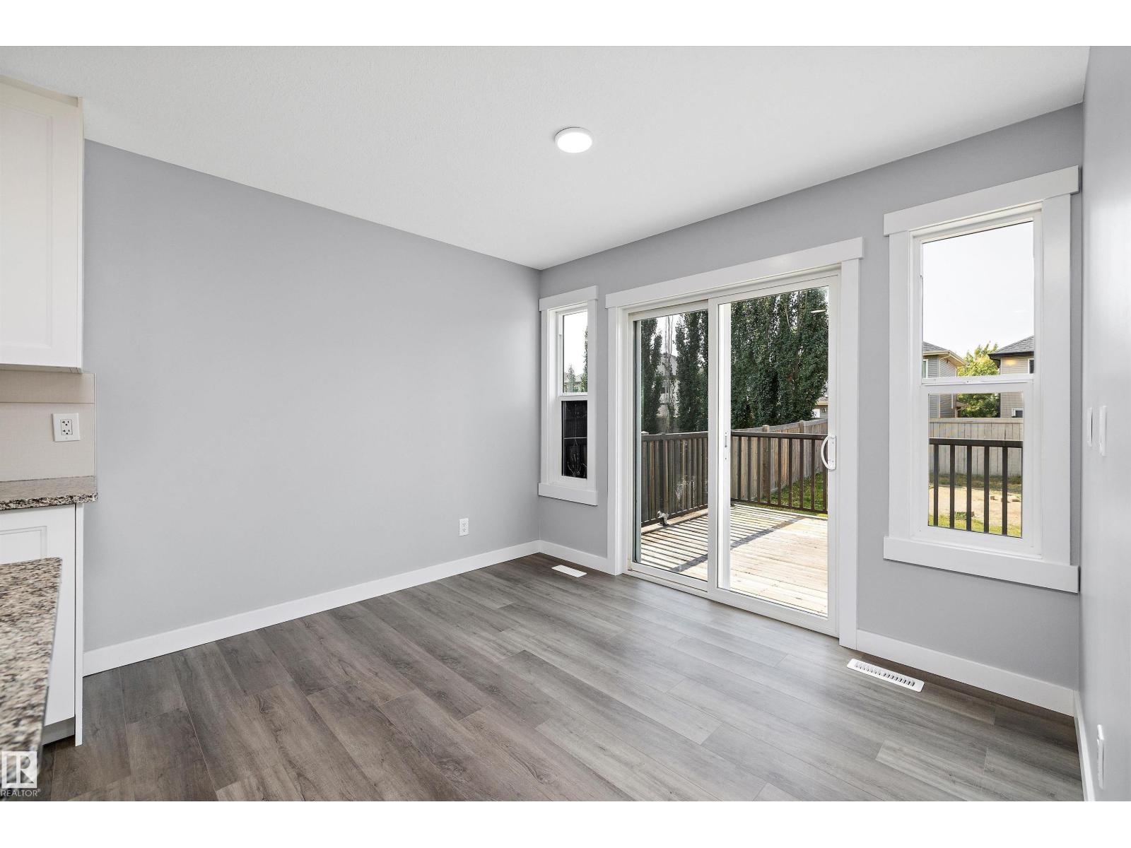 Photo 10 of 2028 69 St Sw, Edmonton AB
