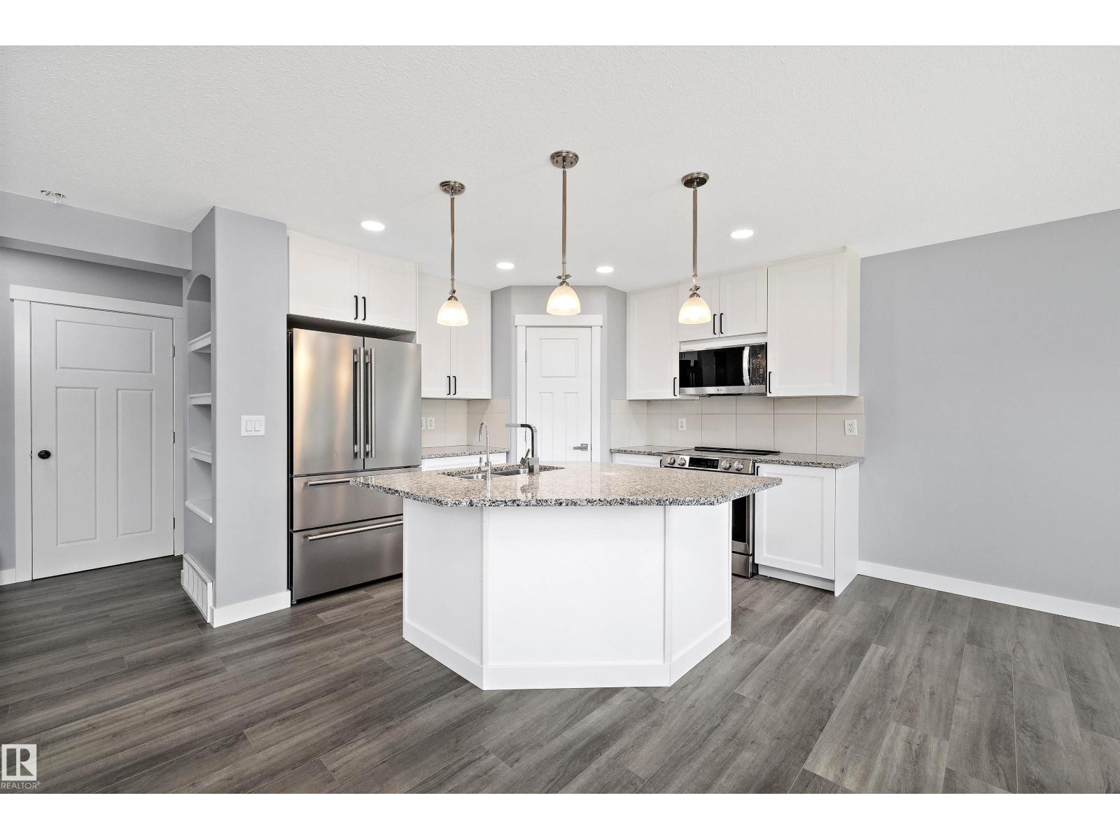 Photo 12 of 2028 69 St Sw, Edmonton AB