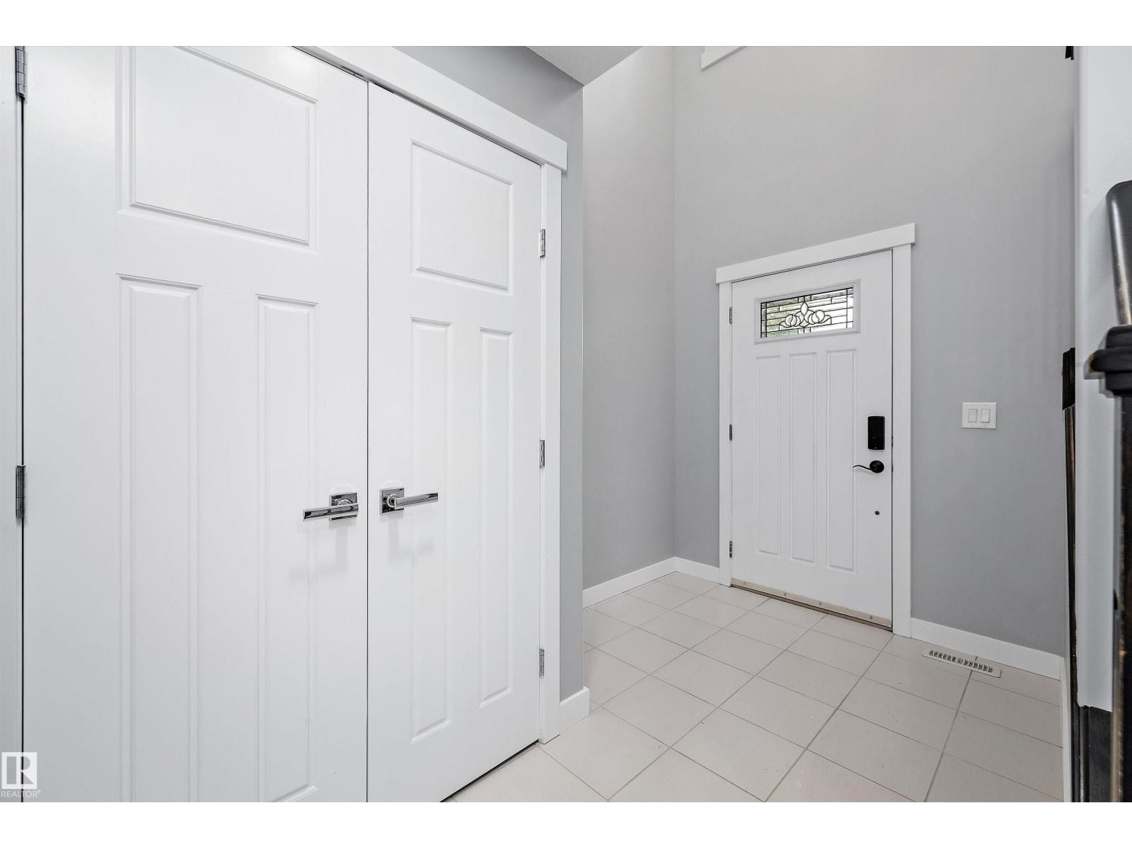 Photo 3 of 2028 69 St Sw, Edmonton AB