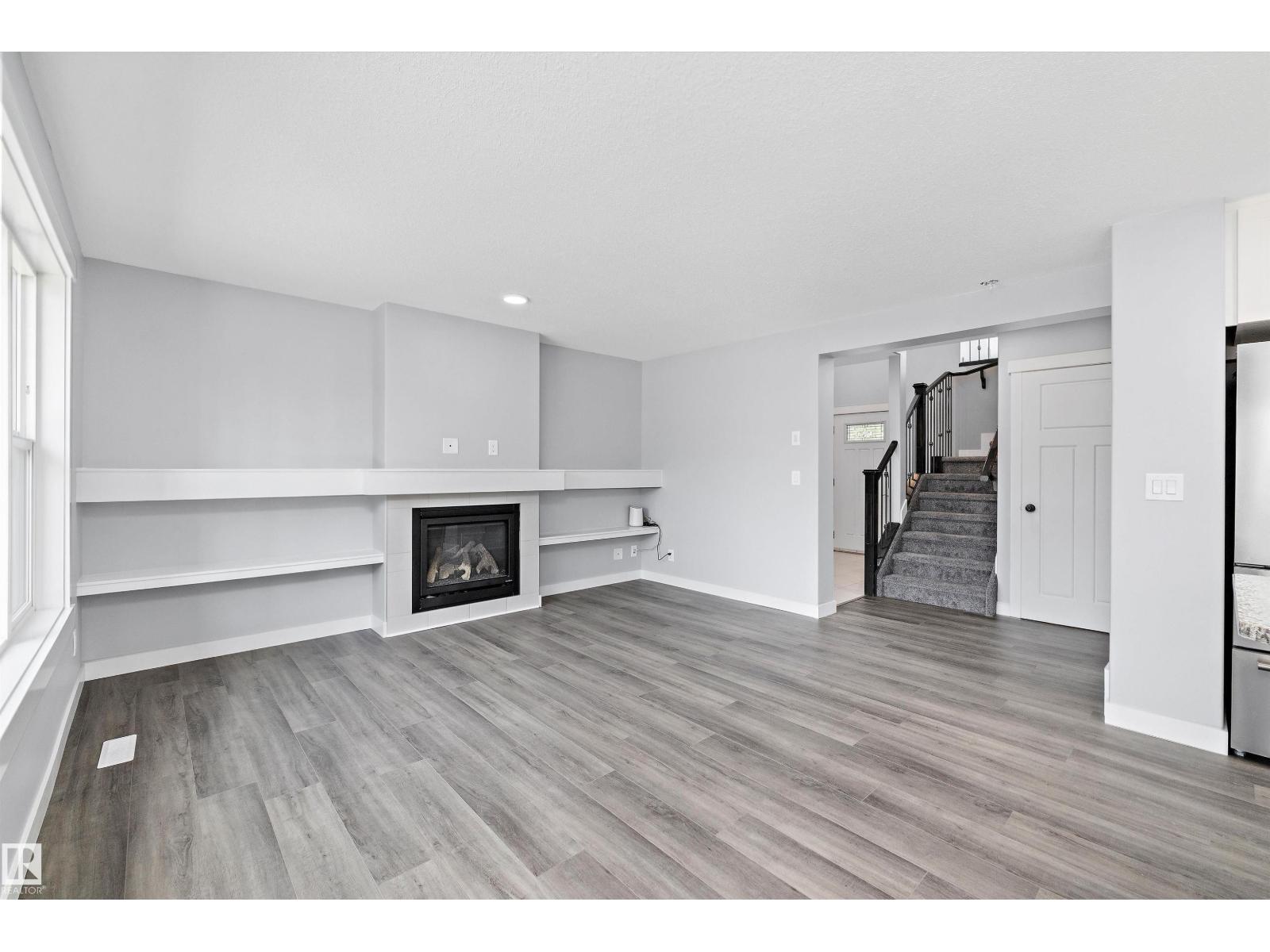 Photo 6 of 2028 69 St Sw, Edmonton AB