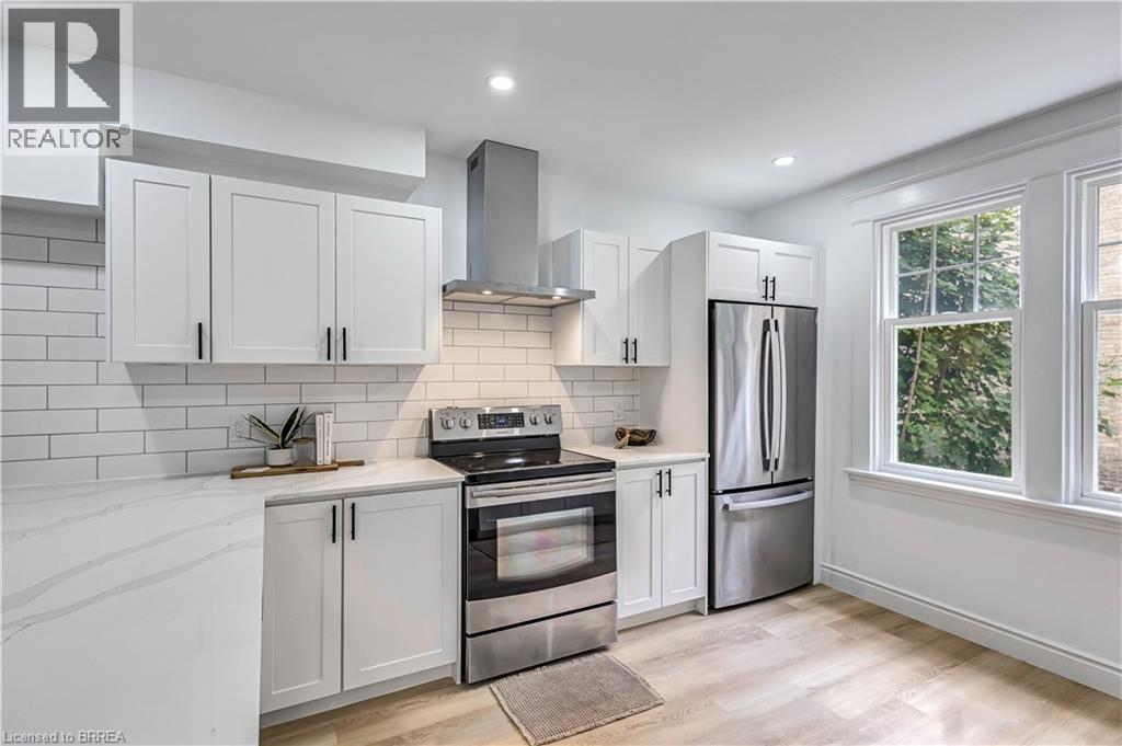 Photo 12 of 15 Hawarden Avenue, Brantford ON