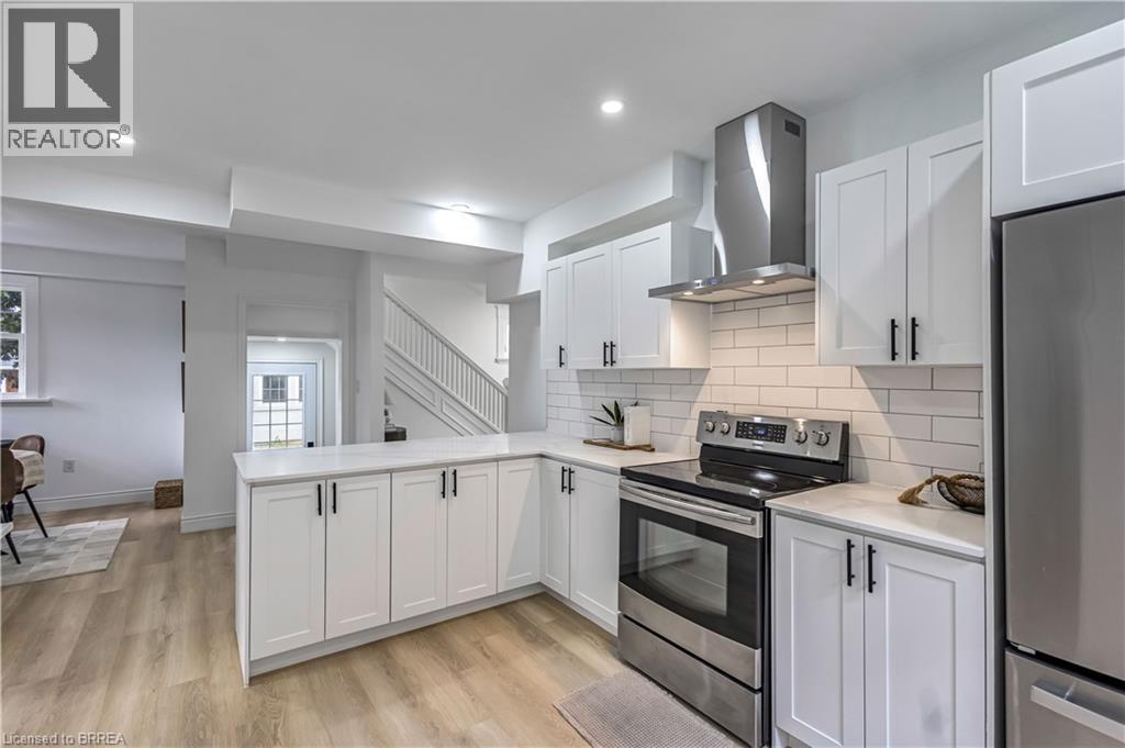Photo 14 of 15 Hawarden Avenue, Brantford ON
