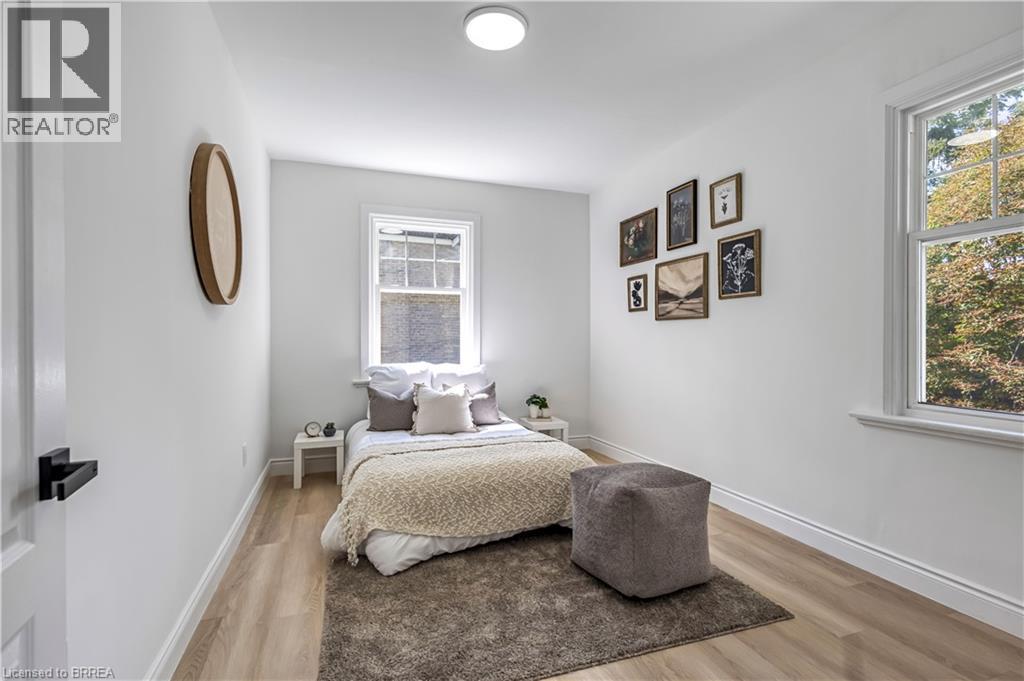 Photo 20 of 15 Hawarden Avenue, Brantford ON