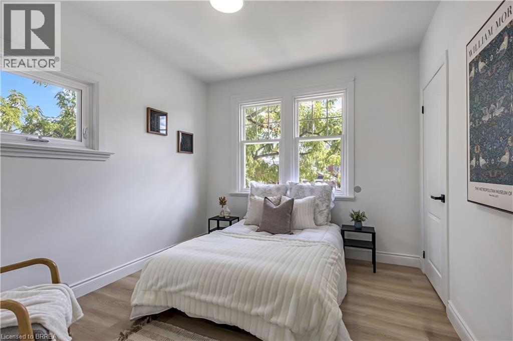Photo 24 of 15 Hawarden Avenue, Brantford ON
