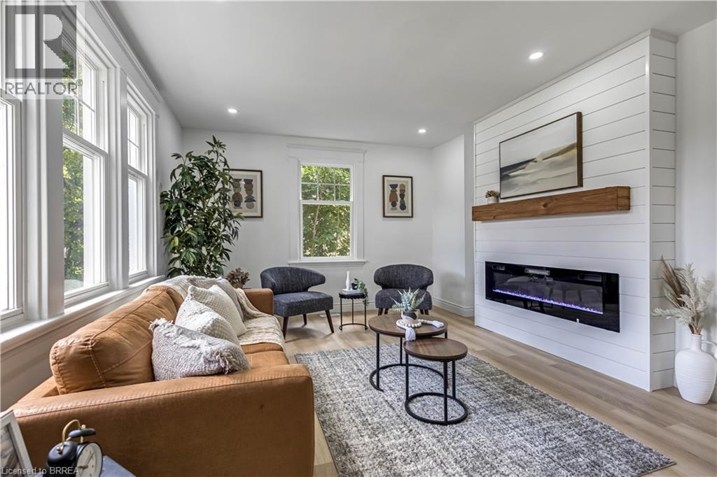 Photo 6 of 15 Hawarden Avenue, Brantford ON