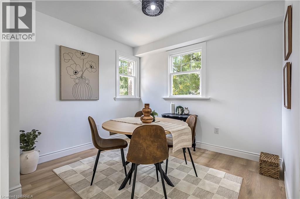 Photo 8 of 15 Hawarden Avenue, Brantford ON