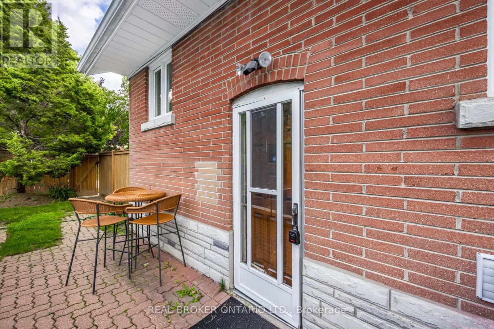 Photo 4 of Bsmt 18 Shropshire Drive, Toronto ON