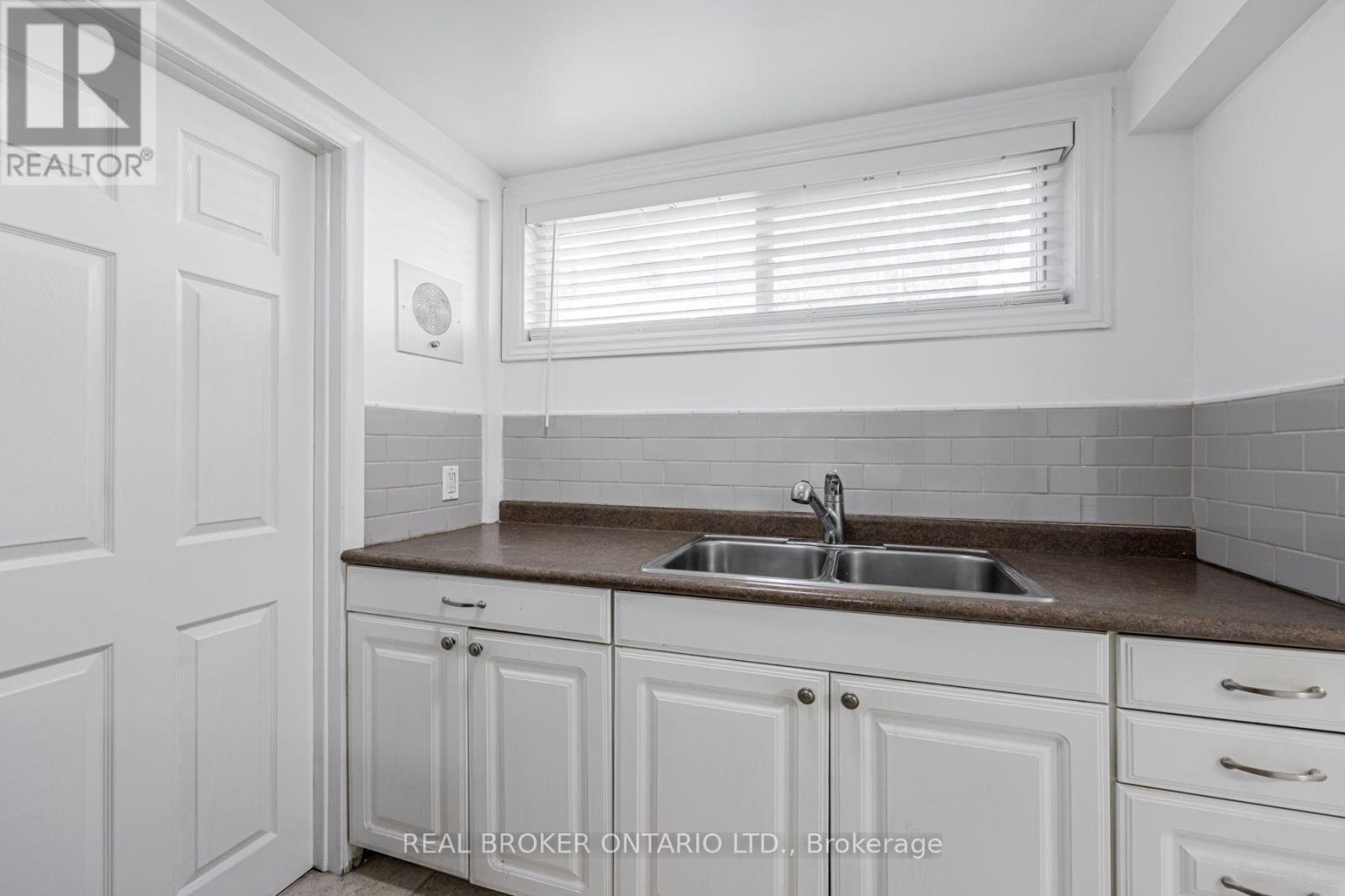 Photo 7 of Bsmt 18 Shropshire Drive, Toronto ON