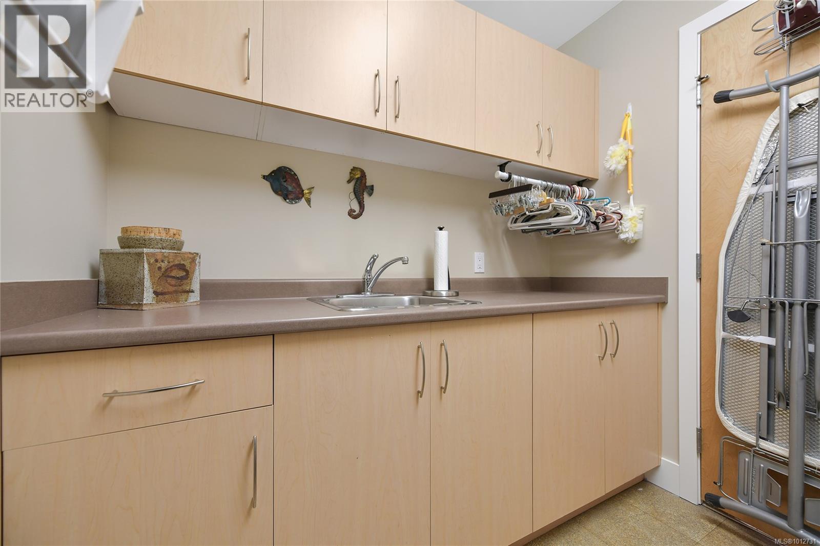  5336 Sayward Hill Crescent, Saanich