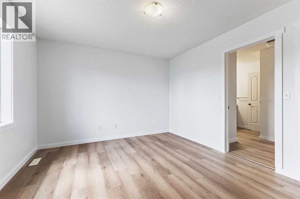 Photo 4 of 42 Citadel Meadow Gardens Nw, Calgary AB