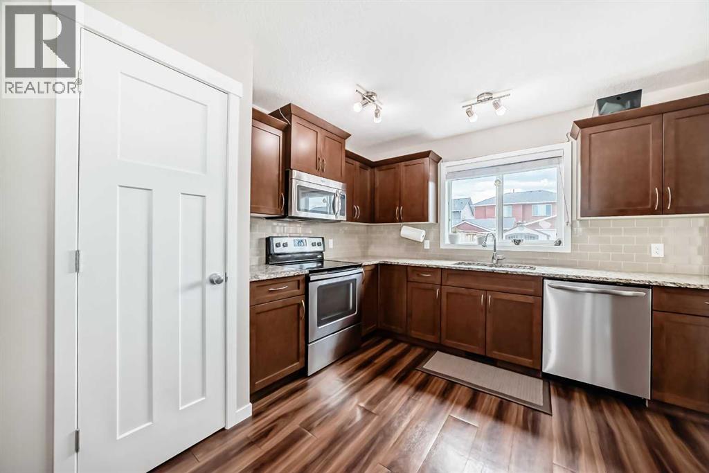 Photo 17 of 173 Willow Green, Cochrane AB