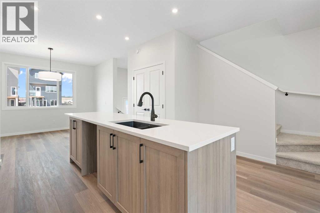 Photo 9 of 938 Livingston View Ne, Calgary AB