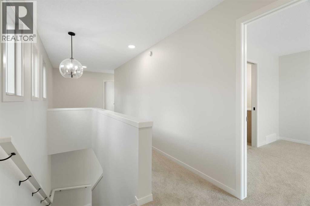 Photo 18 of 938 Livingston View Ne, Calgary AB