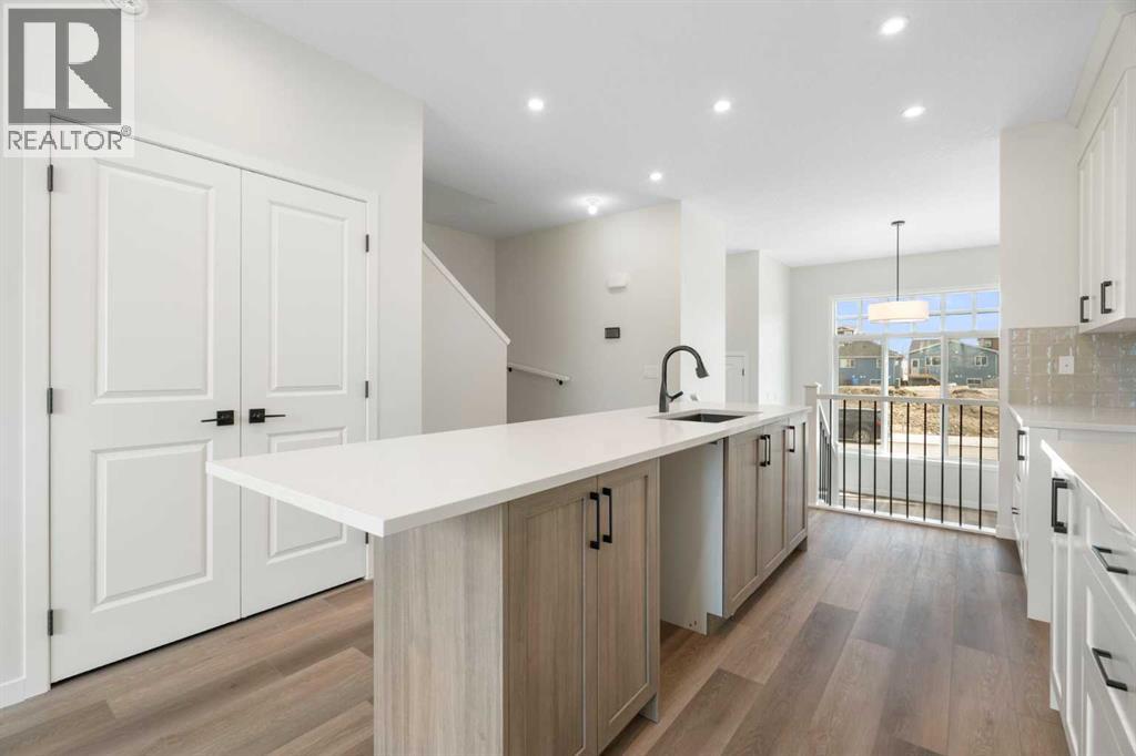 Photo 10 of 938 Livingston View Ne, Calgary AB
